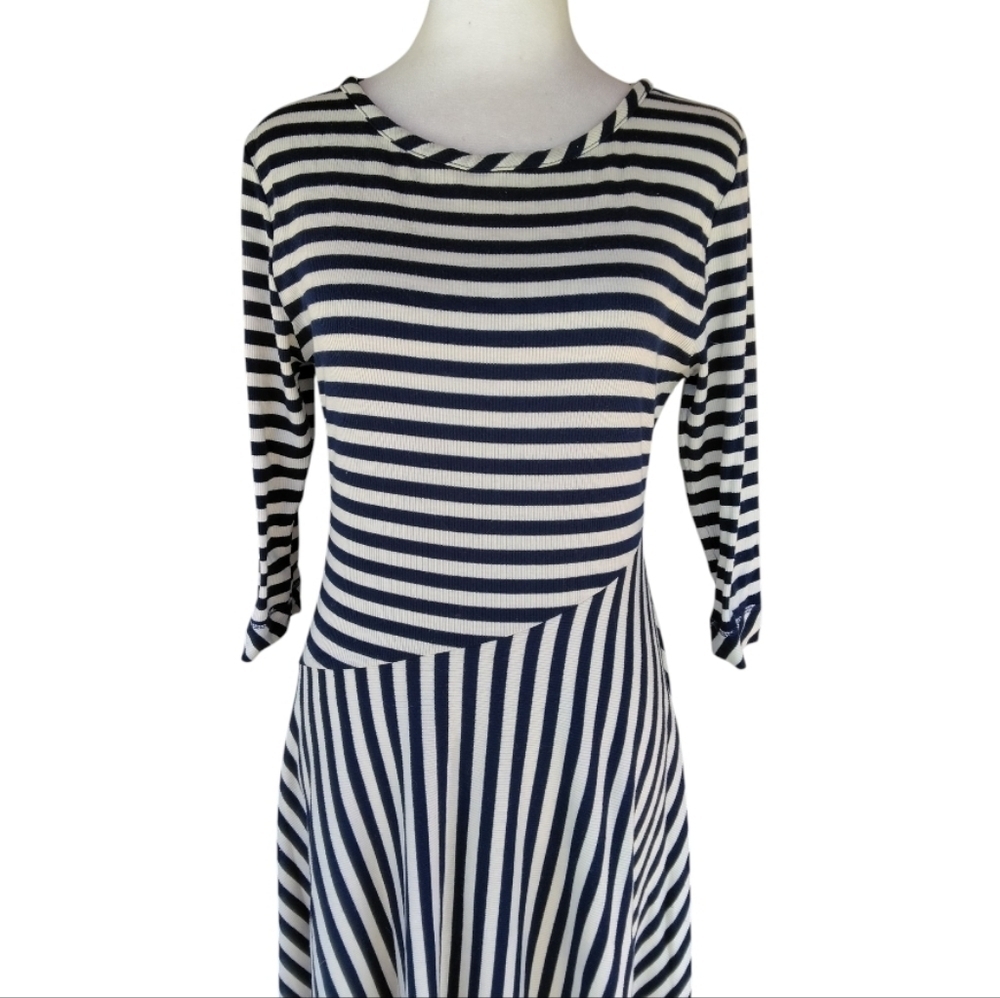 Soft Surroundings Striped Ribbed Navy & White Asymmetric Hem Dress Size Small - Picture 3 of 10